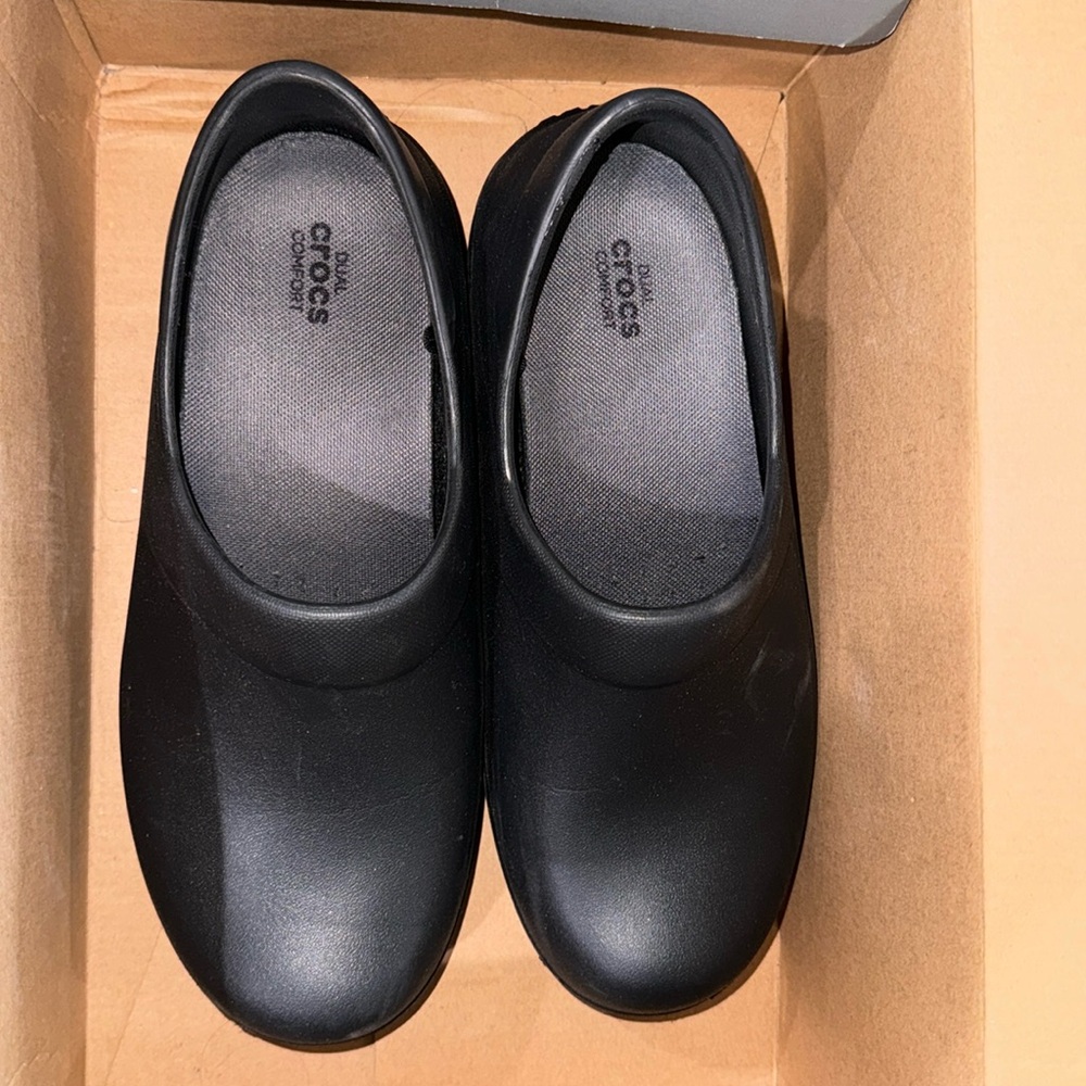 Looking to sell my gently used pair of Work Crocs, size 9.